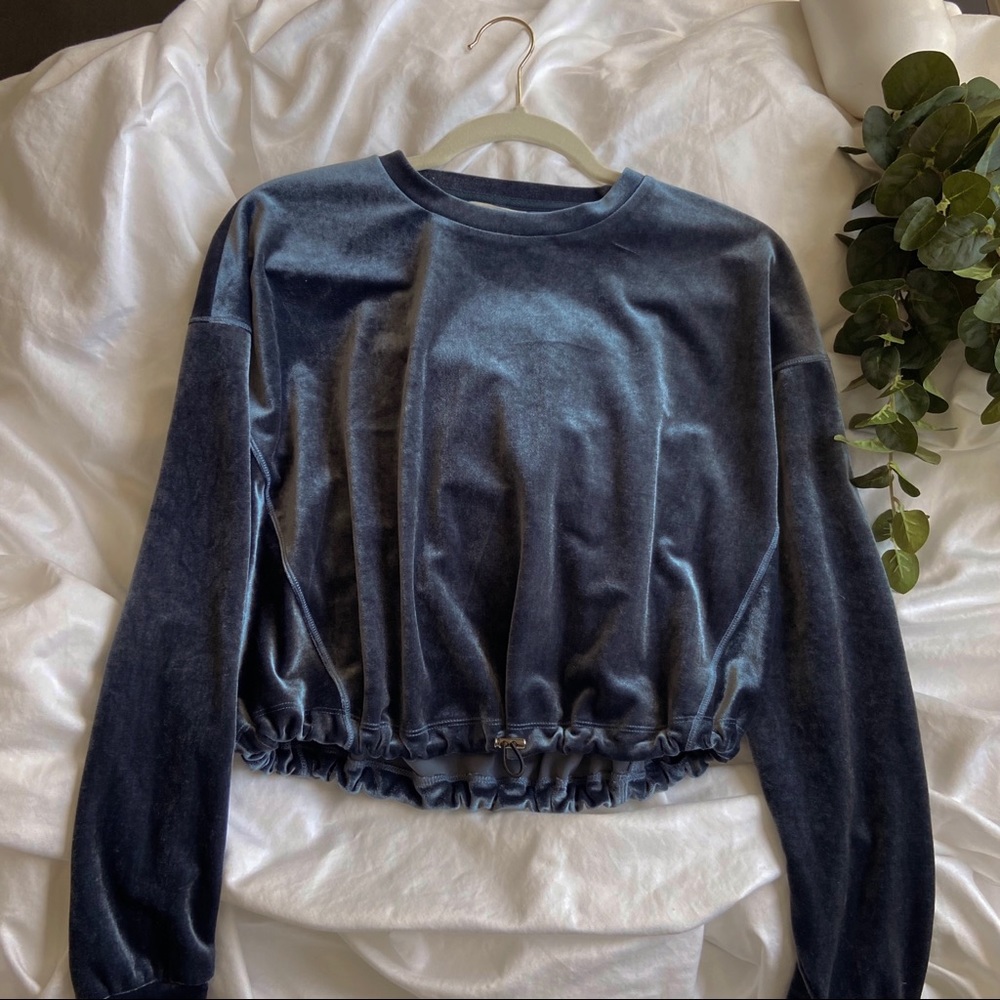 Urban outfitters velvet pullover crewneck